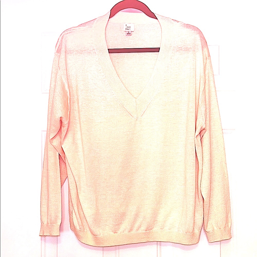 A New Day V-Neck Sweater XL NWT Cream Women's Classic Lightweight Lagenlook